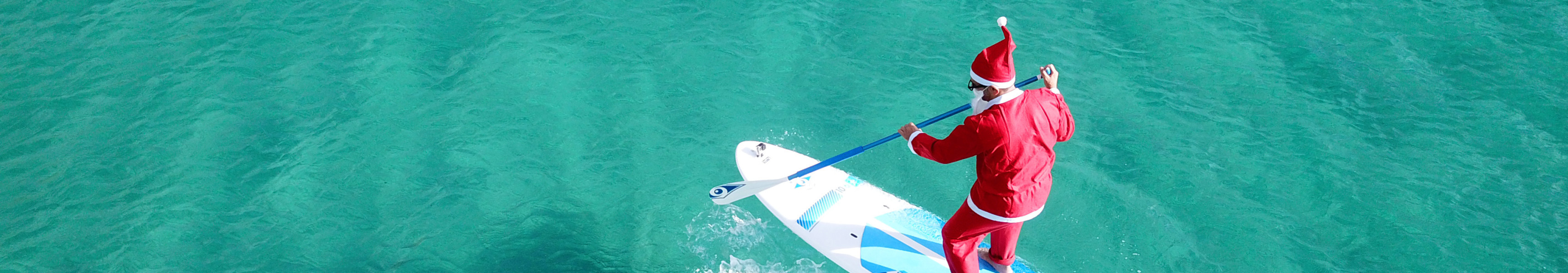 Weihnachtsmann auf Standuppaddle